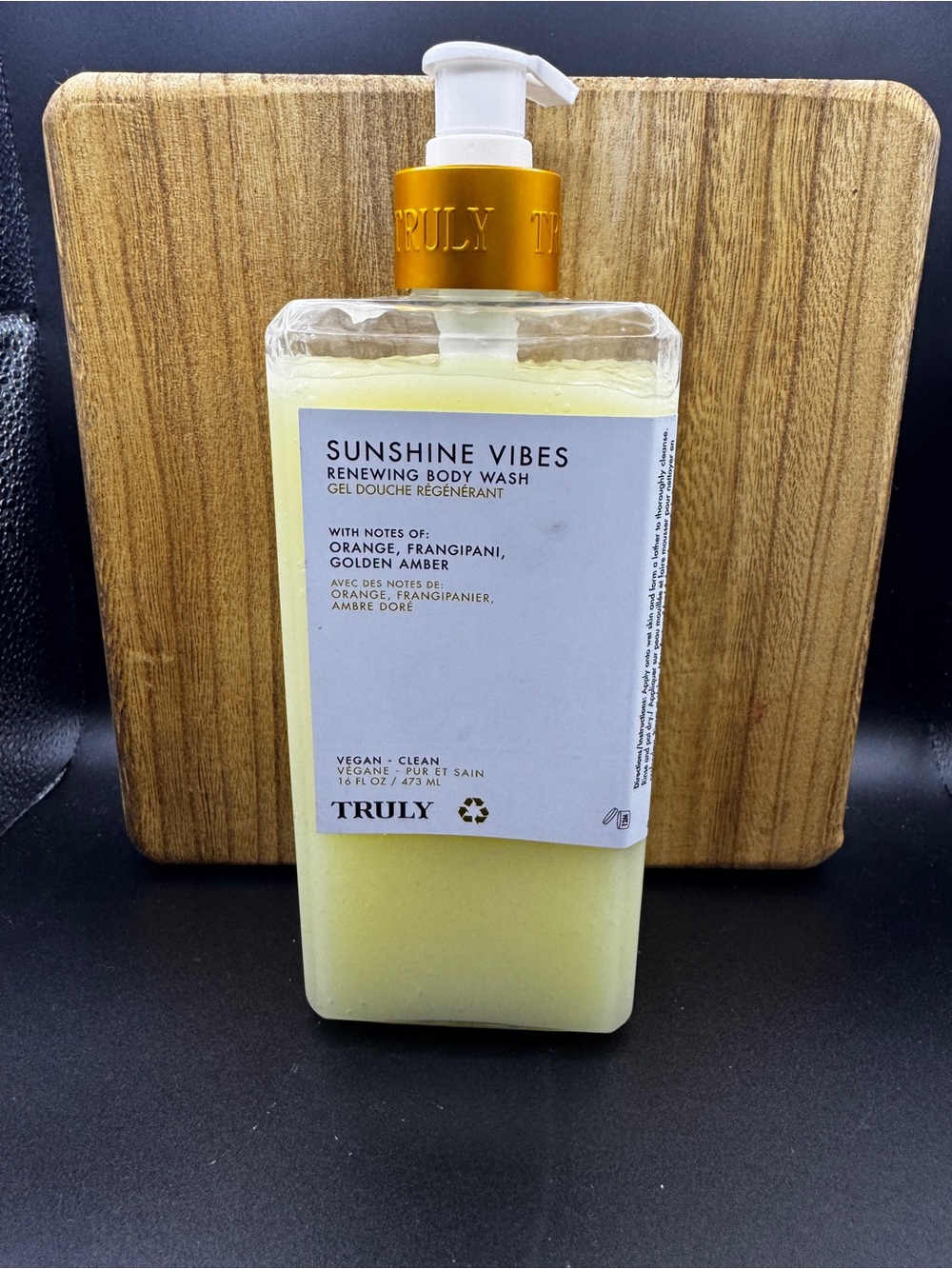 TRULY Sunshine Vibes Renewing Body Wash - Pale Yellow with Gold Pump